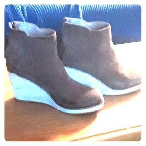 Womans size 6m boots